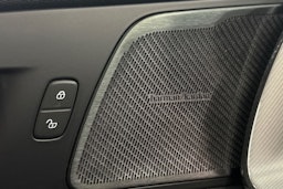 harmaa Volvo XC60 2019 kuva 19.