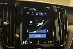 harmaa Volvo XC60 2019 kuva 28.