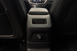 harmaa Volvo XC60 2019 kuva 34.