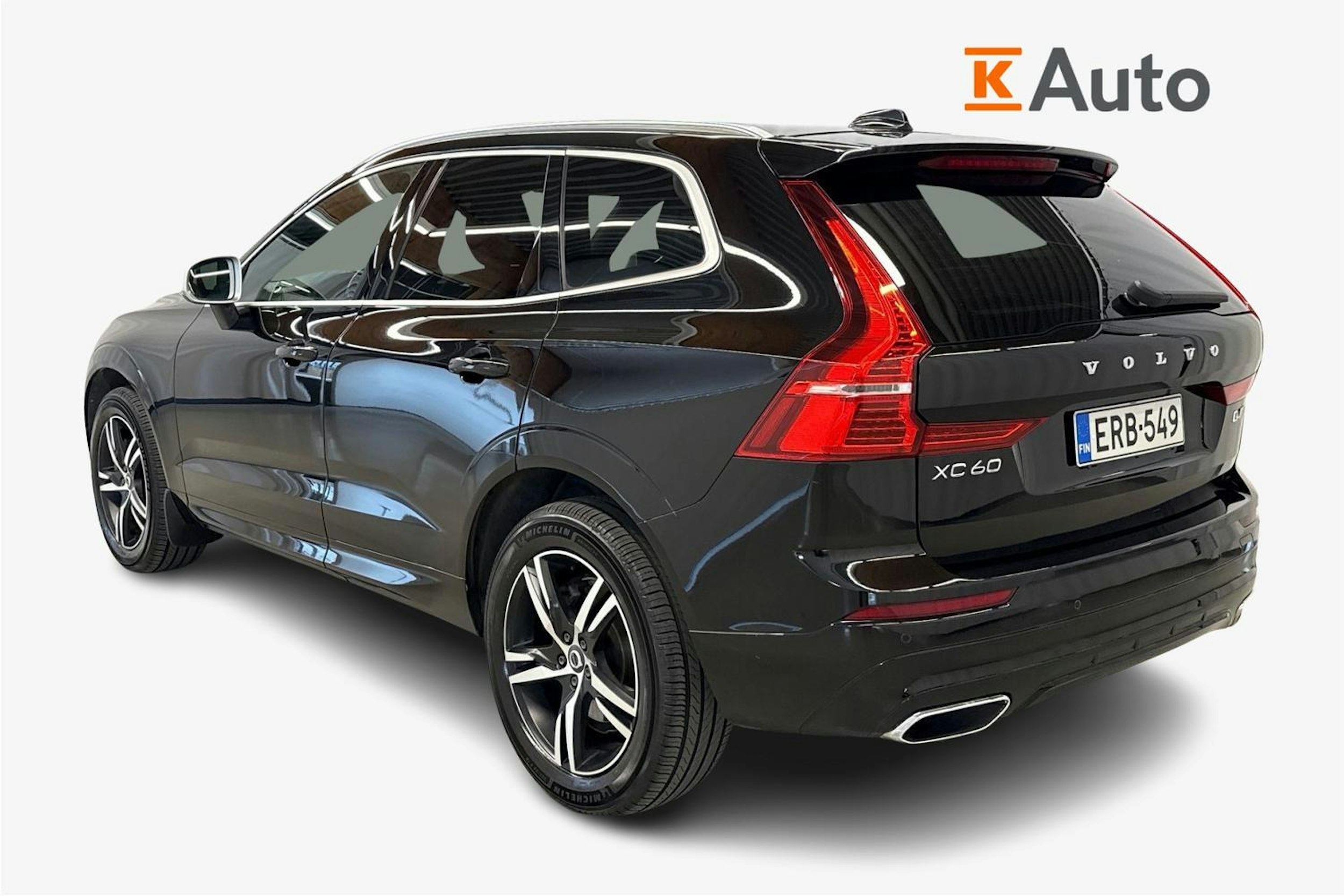 musta Volvo XC60 2019 kuva 2.