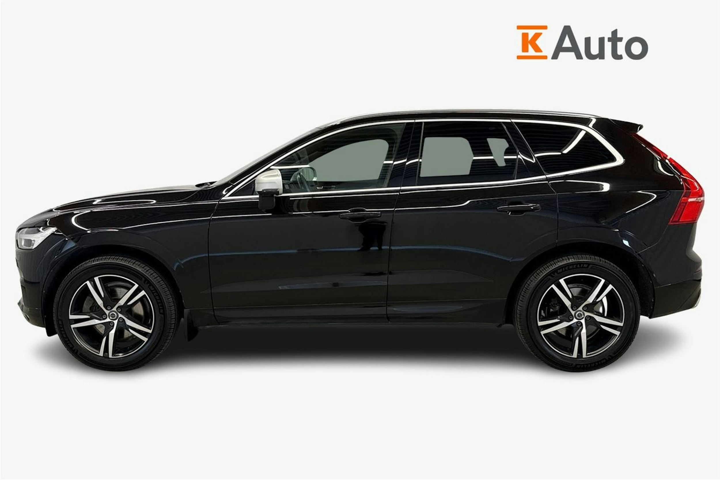 musta Volvo XC60 2019 kuva 5.