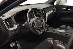 musta Volvo XC60 2019 kuva 6.