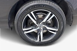 musta Volvo XC60 2019 kuva 9.