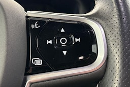 musta Volvo XC60 2019 kuva 11.