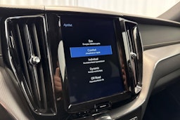 musta Volvo XC60 2019 kuva 19.