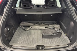 musta Volvo XC60 2019 kuva 27.
