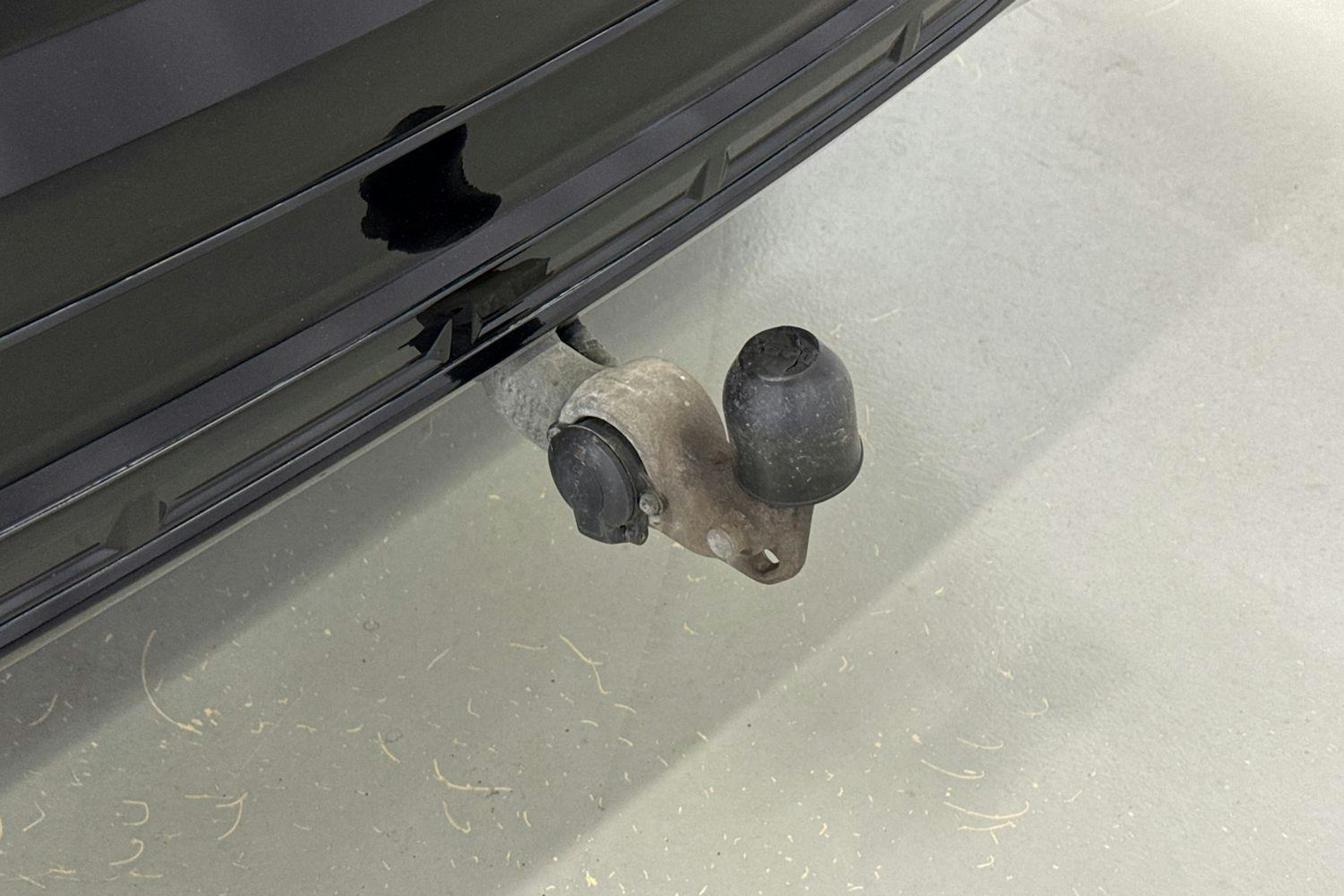 musta Volvo XC60 2019 kuva 28.
