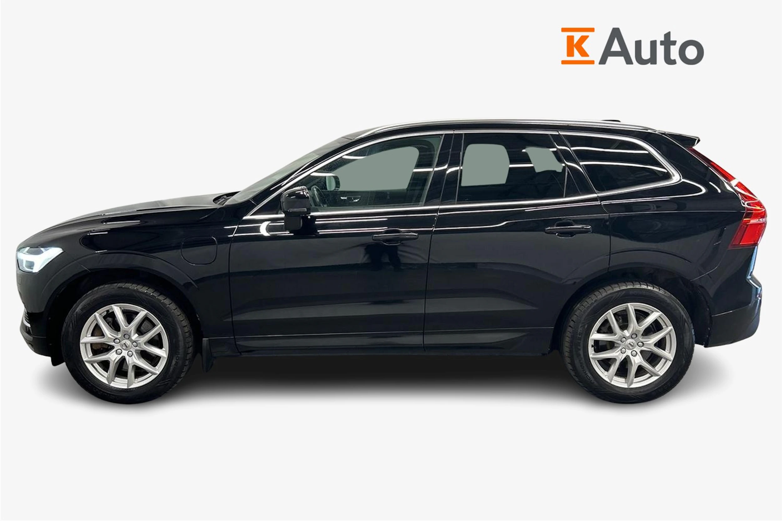 musta Volvo XC60 2019 kuva 7.