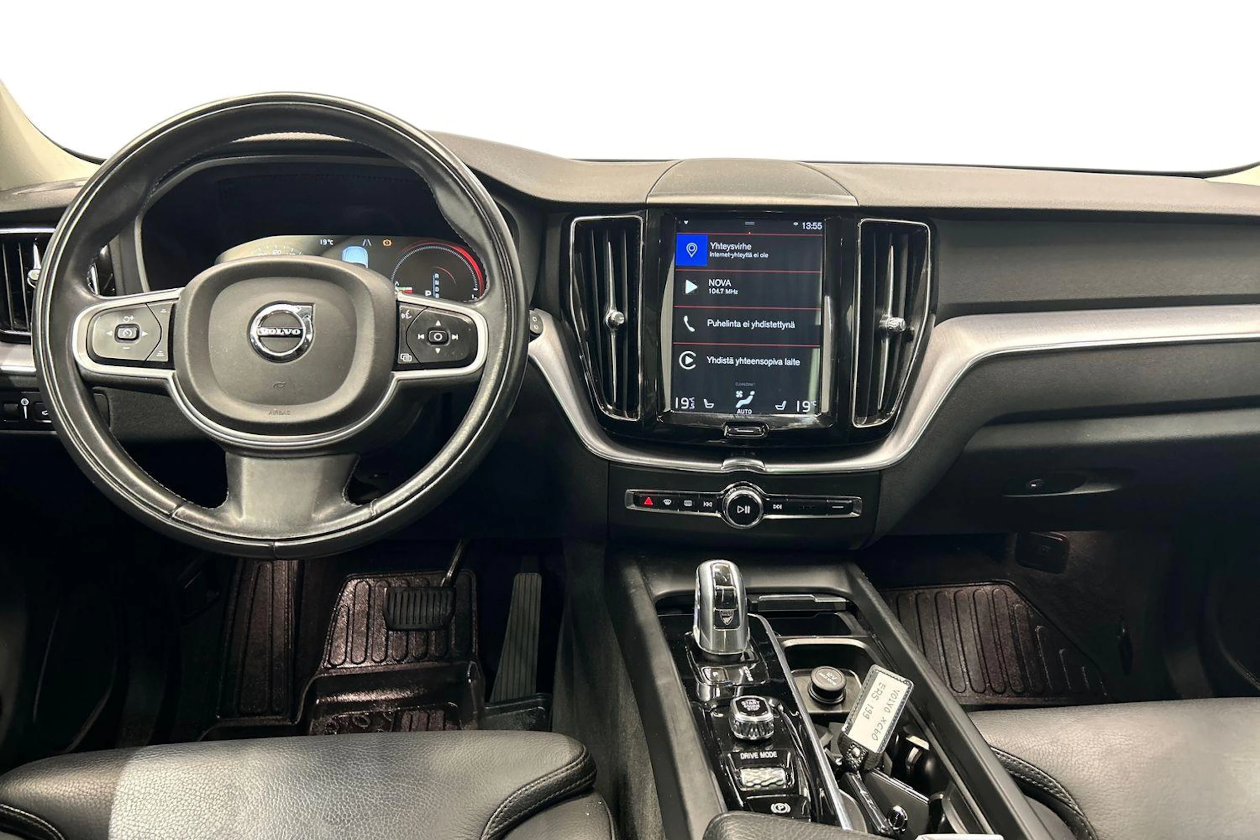 musta Volvo XC60 2019 kuva 9.
