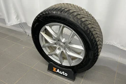 musta Volvo XC60 2019 kuva 15.