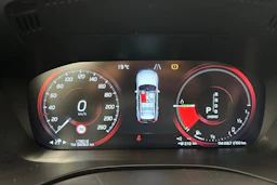 musta Volvo XC60 2019 kuva 20.