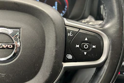 musta Volvo XC60 2019 kuva 22.