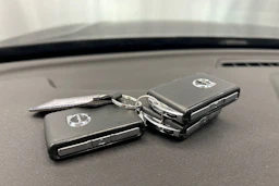 musta Volvo XC60 2019 kuva 33.