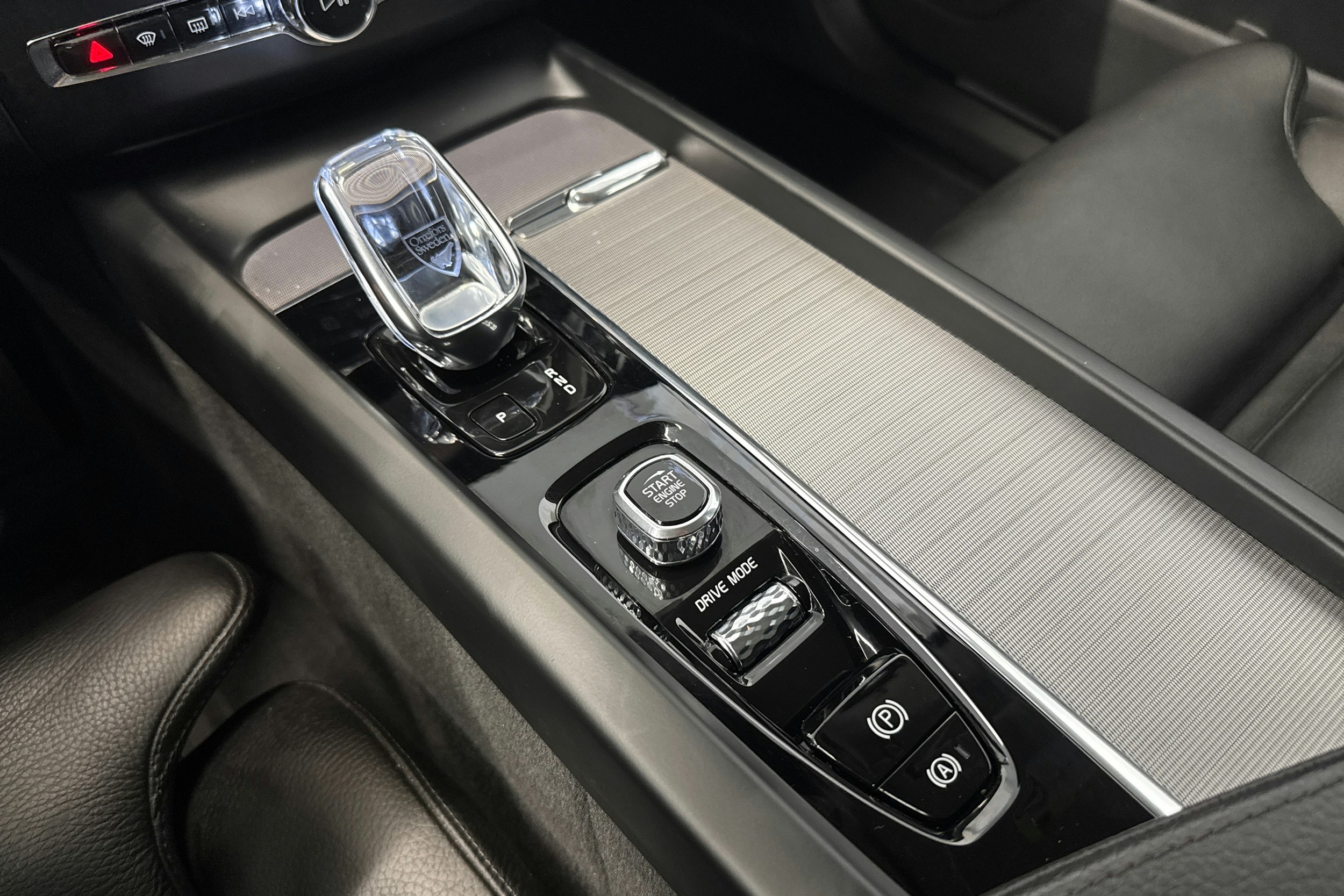 valkoinen Volvo XC60 2019 kuva 19.