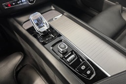 valkoinen Volvo XC60 2019 kuva 19.