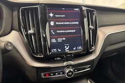 valkoinen Volvo XC60 2019 kuva 21.