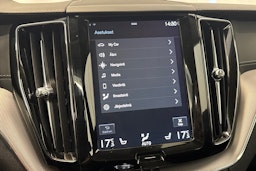 valkoinen Volvo XC60 2019 kuva 27.