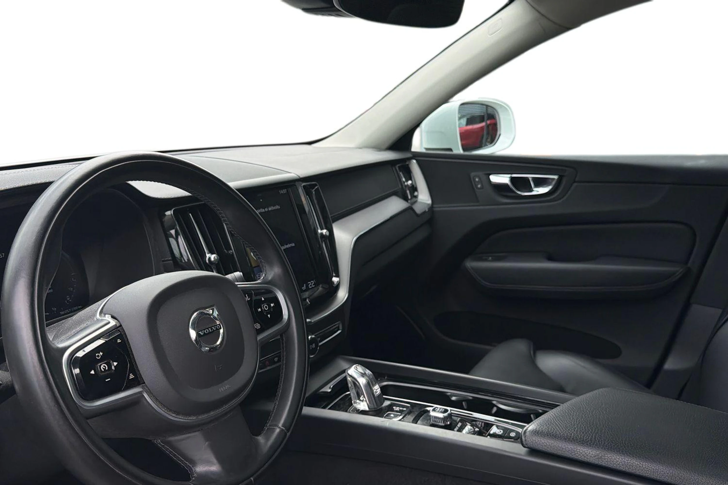 valkoinen Volvo XC60 2019 kuva 3.
