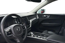 valkoinen Volvo XC60 2019 kuva 3.