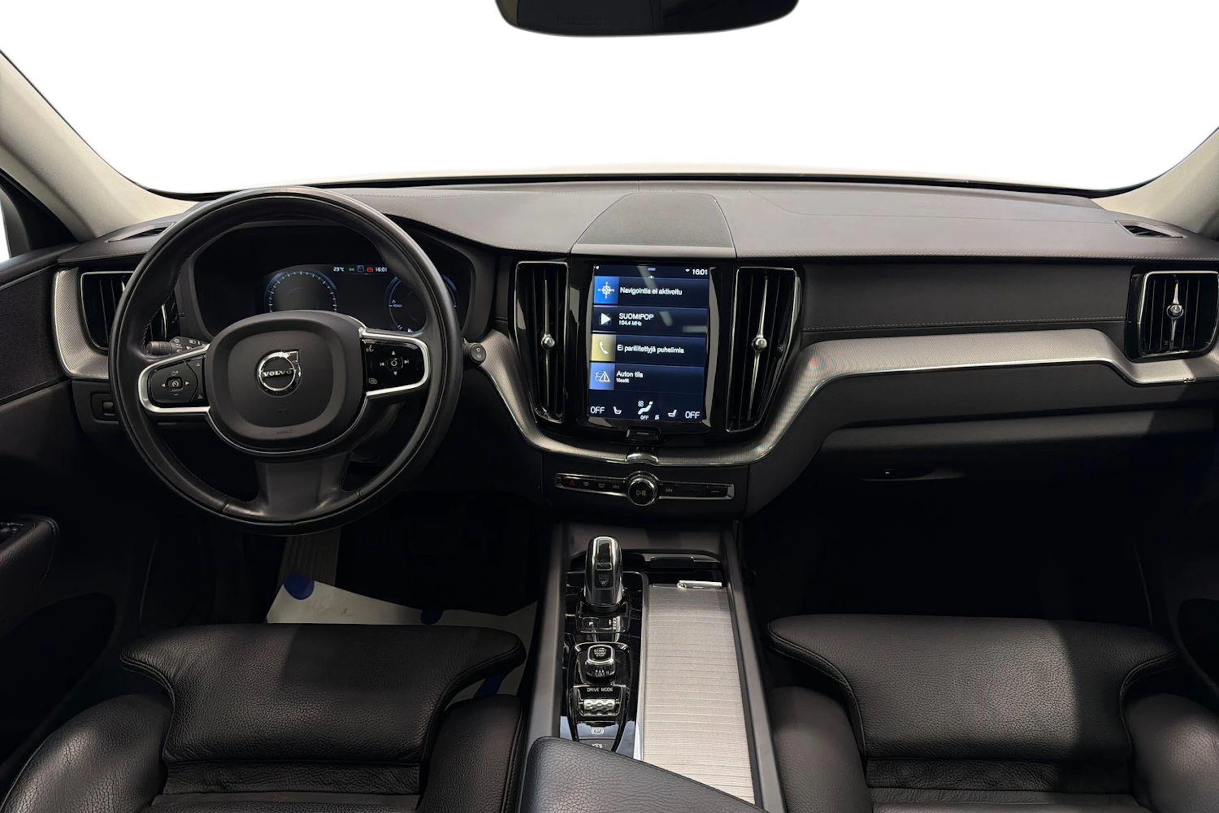 valkoinen Volvo XC60 2019 kuva 7.