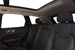 valkoinen Volvo XC60 2019 kuva 8.