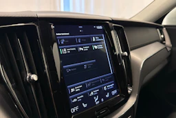 valkoinen Volvo XC60 2019 kuva 20.