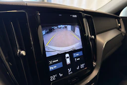 valkoinen Volvo XC60 2019 kuva 22.