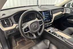 harmaa Volvo XC60 2019 kuva 13.