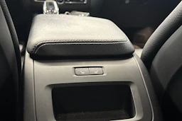 harmaa Volvo XC60 2019 kuva 15.