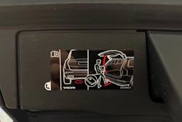 harmaa Volvo XC60 2020 kuva 22.