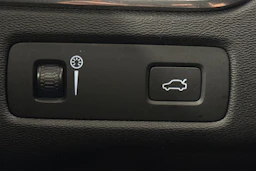 harmaa Volvo XC60 2020 kuva 26.