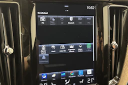 harmaa Volvo XC60 2020 kuva 32.