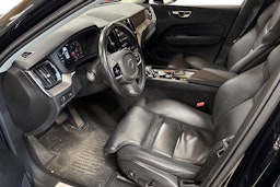 musta Volvo XC60 2019 kuva 3.
