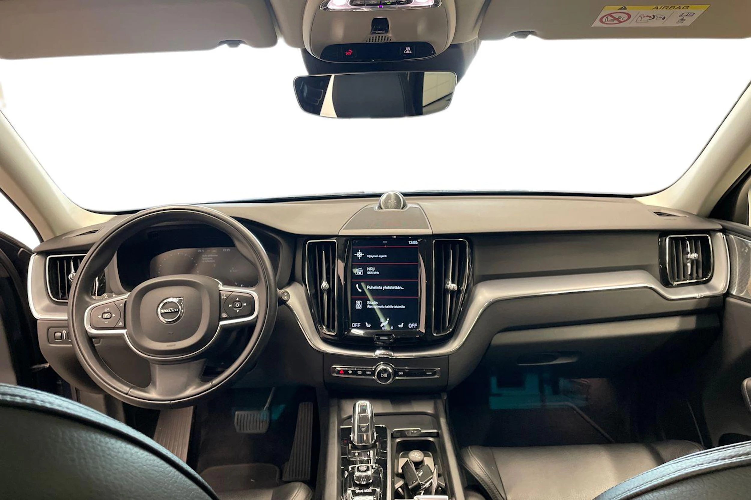 Sininen Volvo XC60 2019 kuva 9.