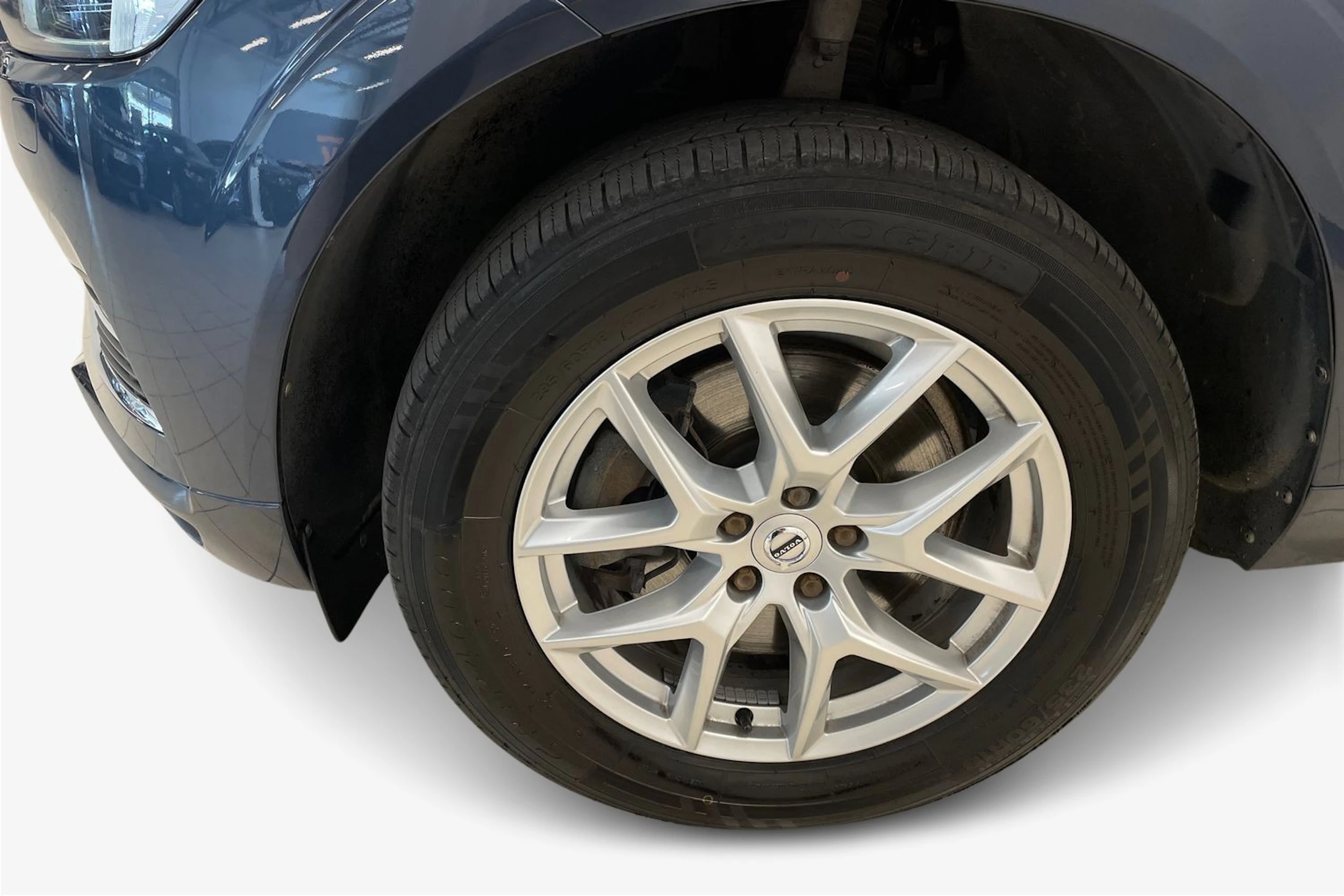 Sininen Volvo XC60 2019 kuva 12.