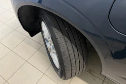 Sininen Volvo XC60 2019 kuva 13.