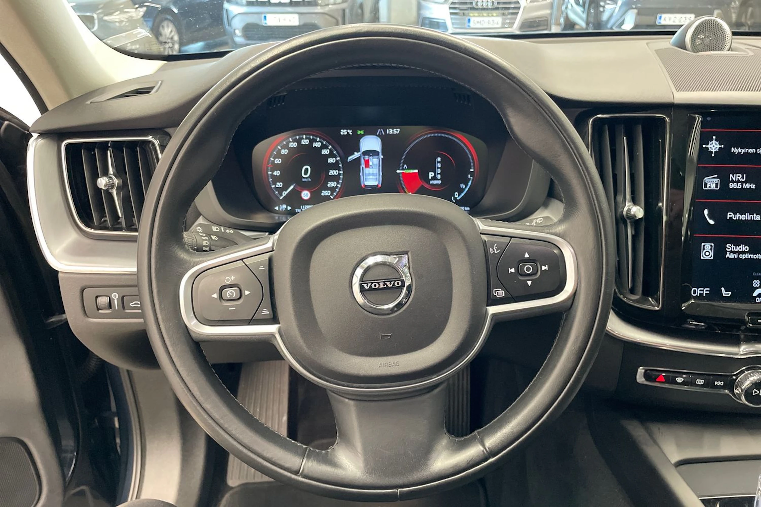 Sininen Volvo XC60 2019 kuva 15.