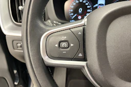 Sininen Volvo XC60 2019 kuva 17.