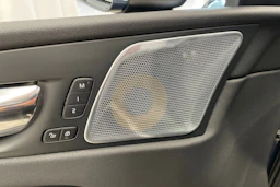 Sininen Volvo XC60 2019 kuva 21.
