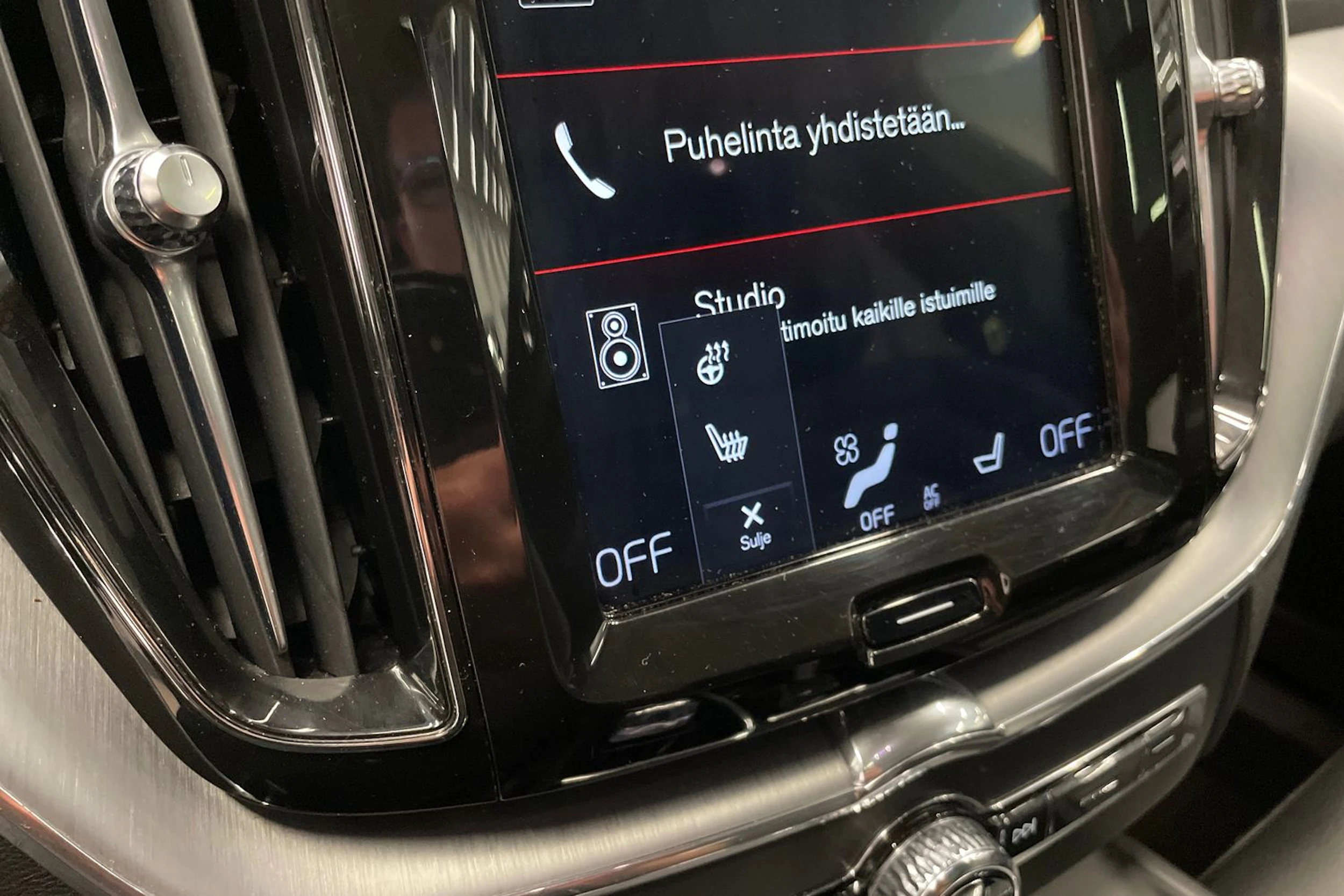 Sininen Volvo XC60 2019 kuva 25.