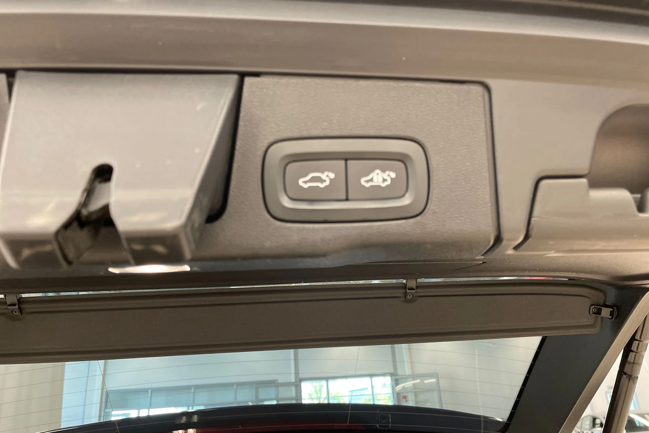 Sininen Volvo XC60 2019 kuva 27.