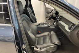 Sininen Volvo XC60 2019 kuva 29.