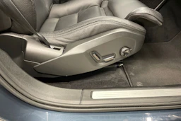 Sininen Volvo XC60 2019 kuva 30.