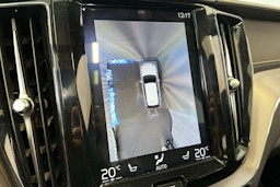 valkoinen Volvo XC60 2019 kuva 22.