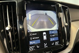 valkoinen Volvo XC60 2019 kuva 23.