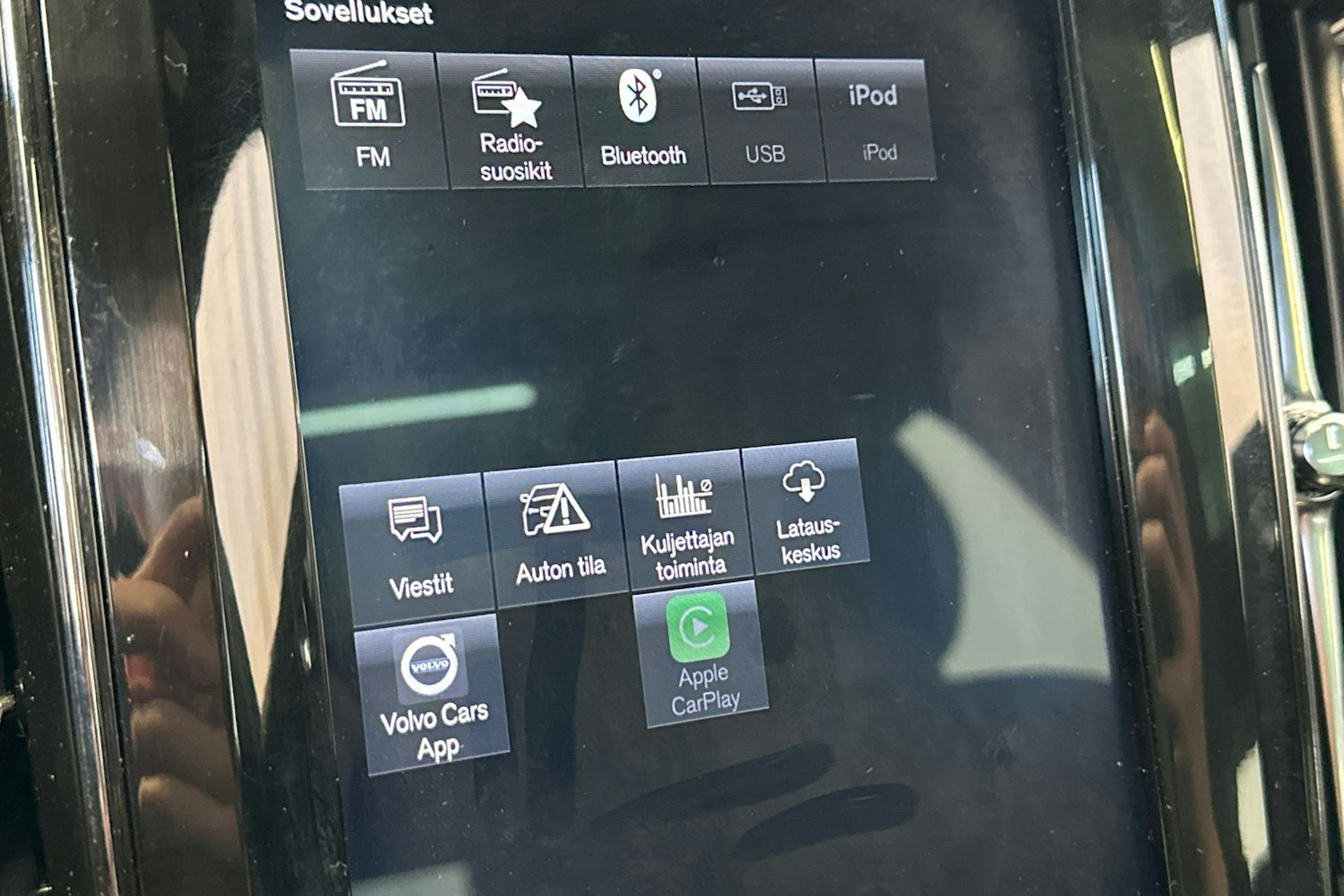 valkoinen Volvo XC60 2019 kuva 26.