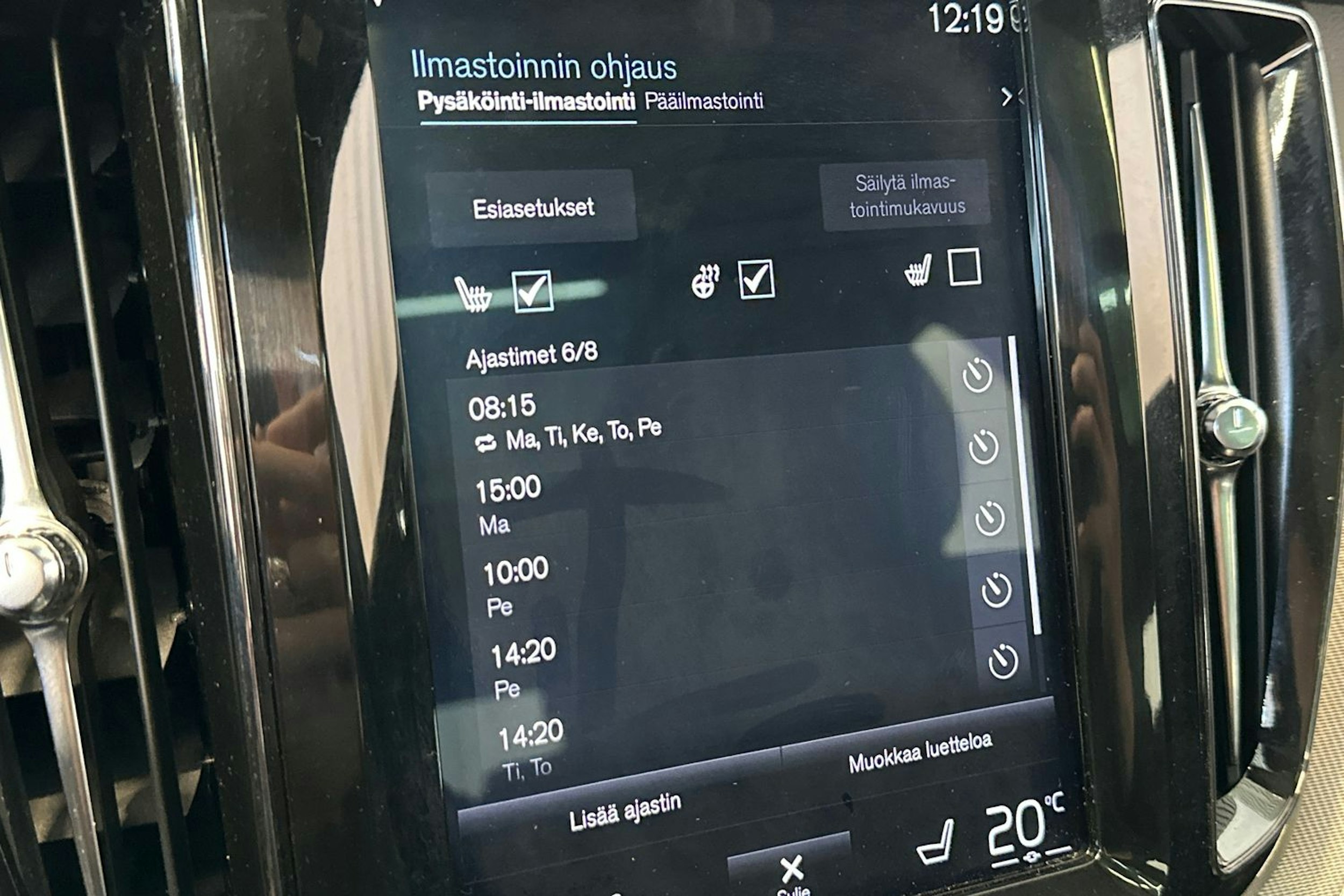 valkoinen Volvo XC60 2019 kuva 27.