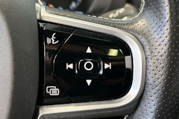 valkoinen Volvo XC60 2019 kuva 30.
