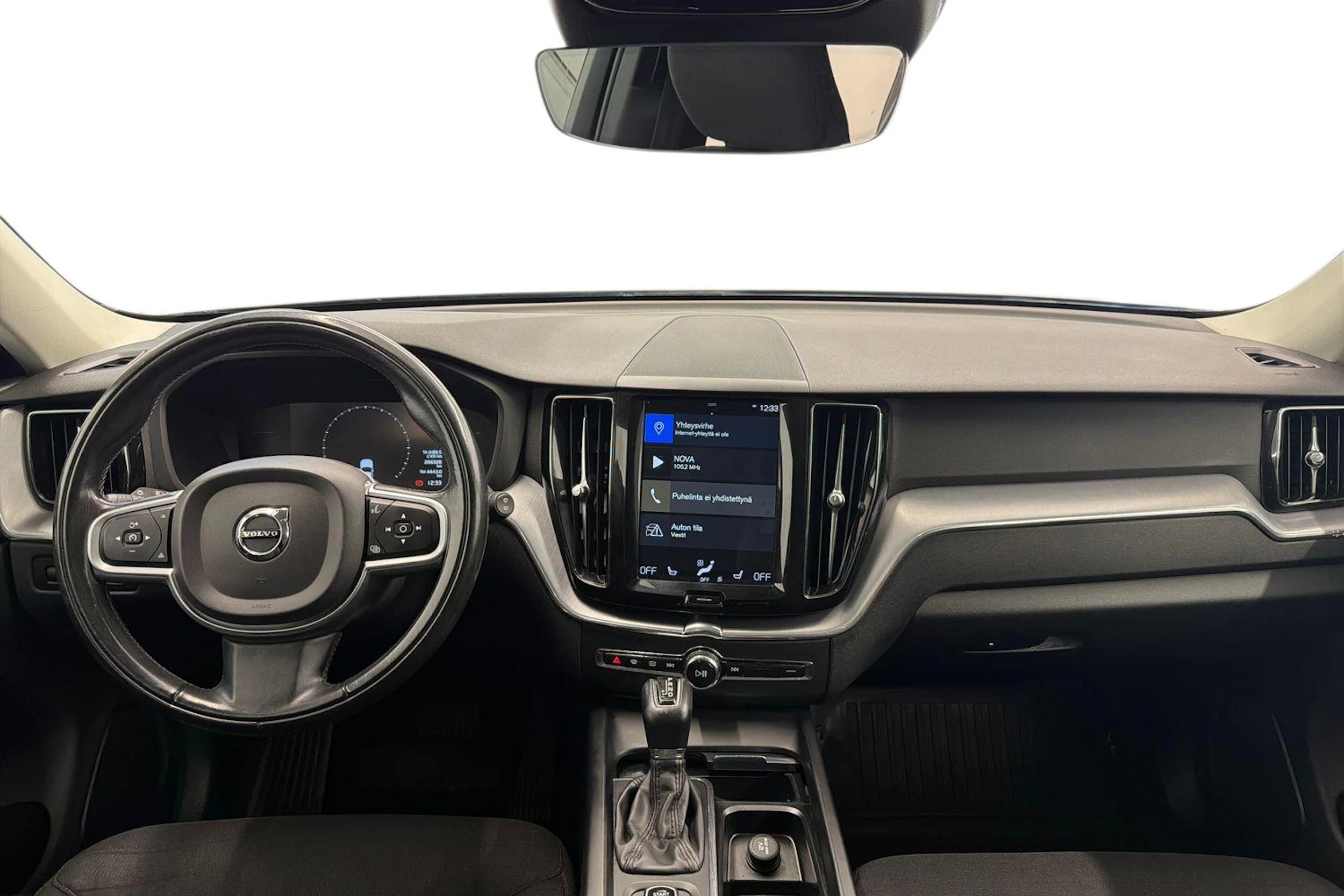 musta Volvo XC60 2019 kuva 7.