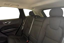 musta Volvo XC60 2019 kuva 8.
